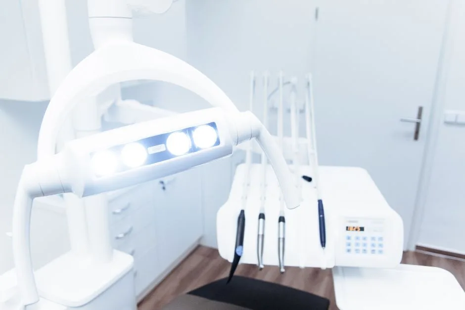 clean and modern dental treatment room - green dentist near me